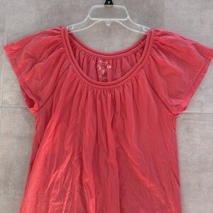 Sonoma Life + Style Coral Colored Women's Short Sleeve Scoop Neck Tee - L